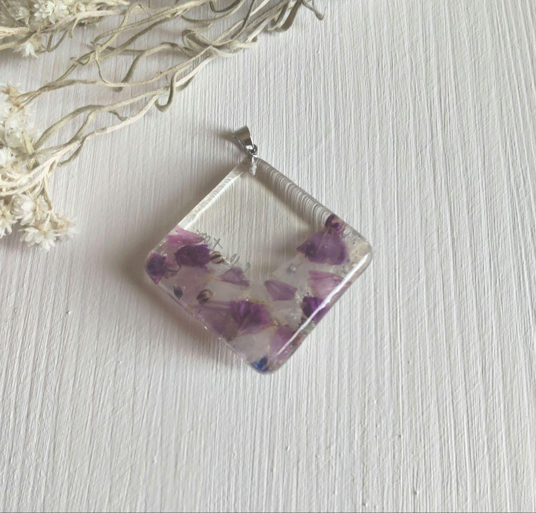 （ハンドメイド）レジンで作ったネックレスのトップNo.25