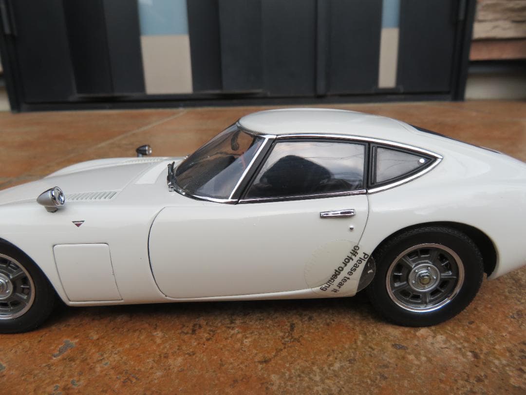 オートアート　1/18　トヨタ2000GT