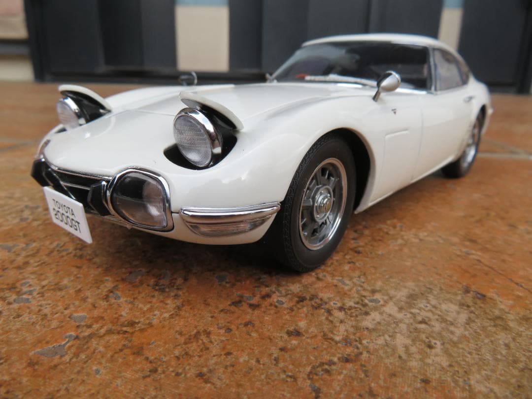 オートアート　1/18　トヨタ2000GT