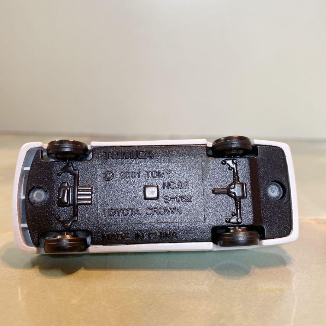 トミカNO.92トヨタクラウンハイブリッド(MP YOKOTA AIR BASE