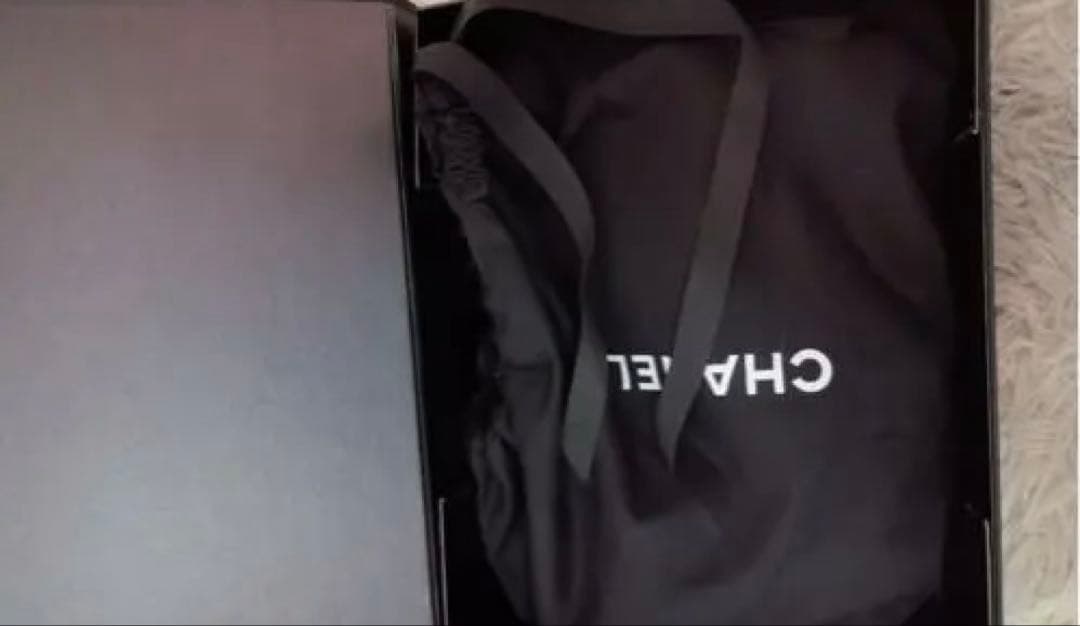 CHANEL ブラック キルティング ショルダーバッグ　ノベルティ