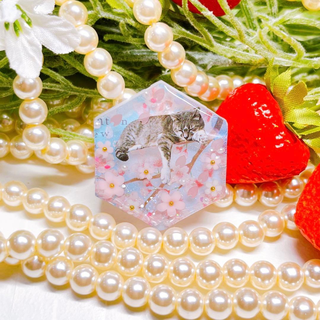 No.478 レジン ヘアゴム キーホルダー ピンバッジ 猫ねこビジュー月 桜