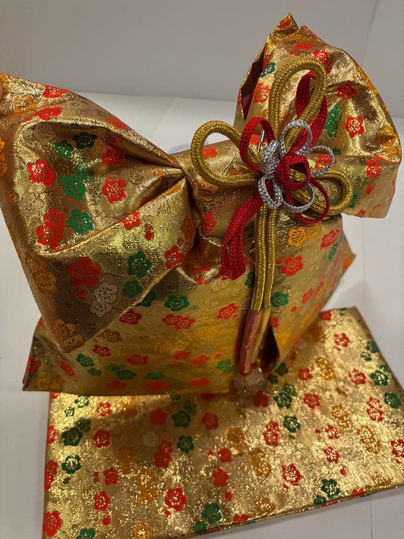 七五三　女の子着物セット　華やかピンク　花車　雪輪　金箔たたき　撫子