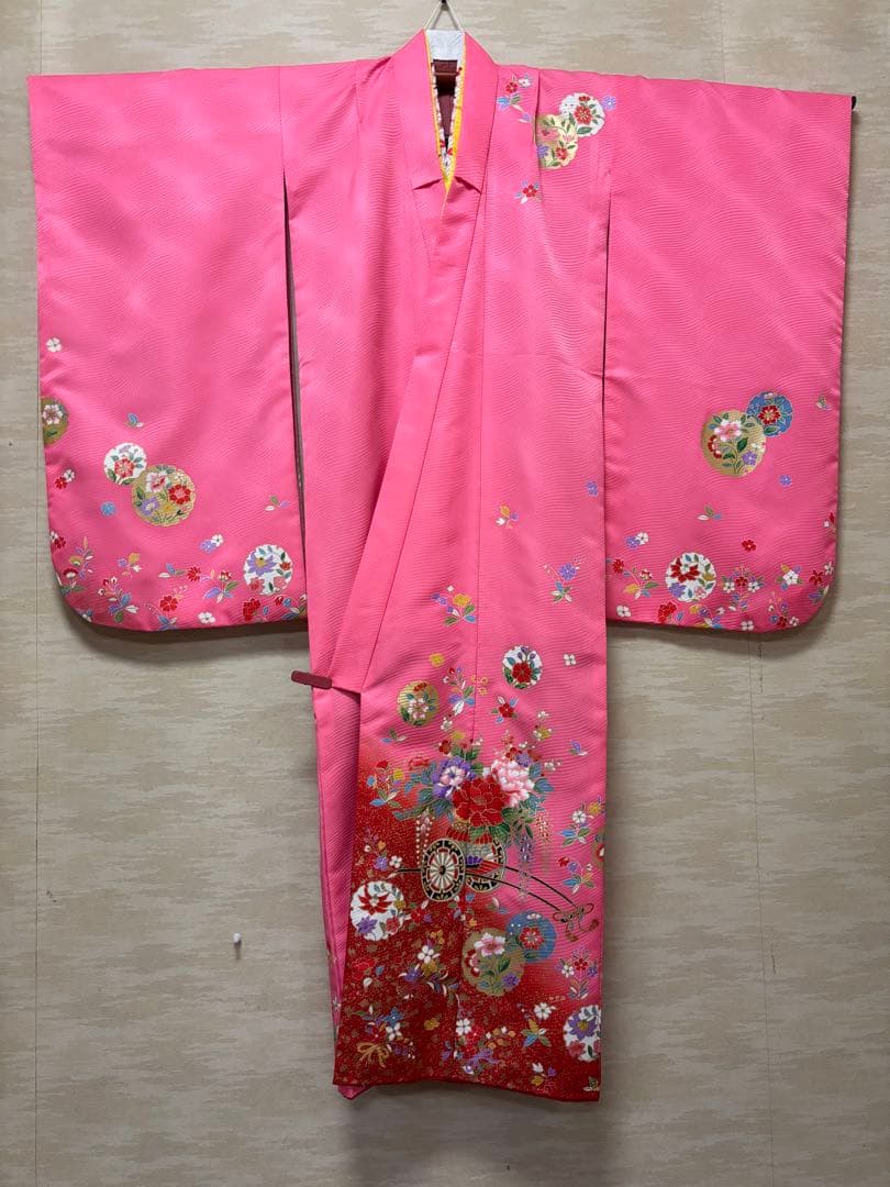 七五三　女の子着物セット　華やかピンク　花車　雪輪　金箔たたき　撫子