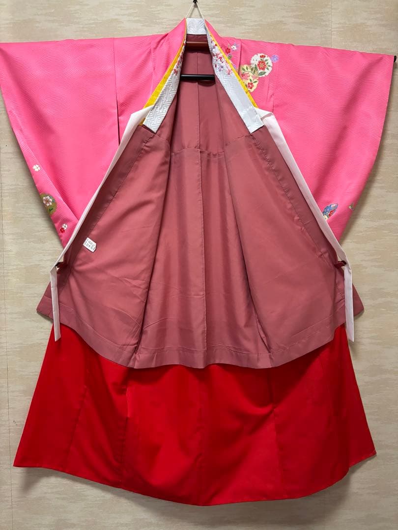 七五三　女の子着物セット　華やかピンク　花車　雪輪　金箔たたき　撫子