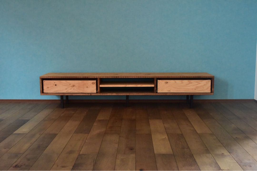 1台限定！直ぐ発送！】テレビボード180㎝サイド格子ミディアムブラウン鉄脚　無垢