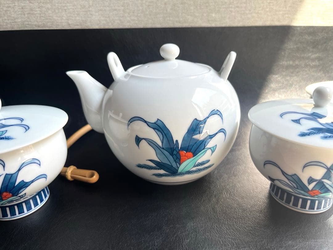 伊万里焼　畑萬陶苑　万年青　おもと　オモト　茶器揃　急須1点　蓋付き湯呑　6点