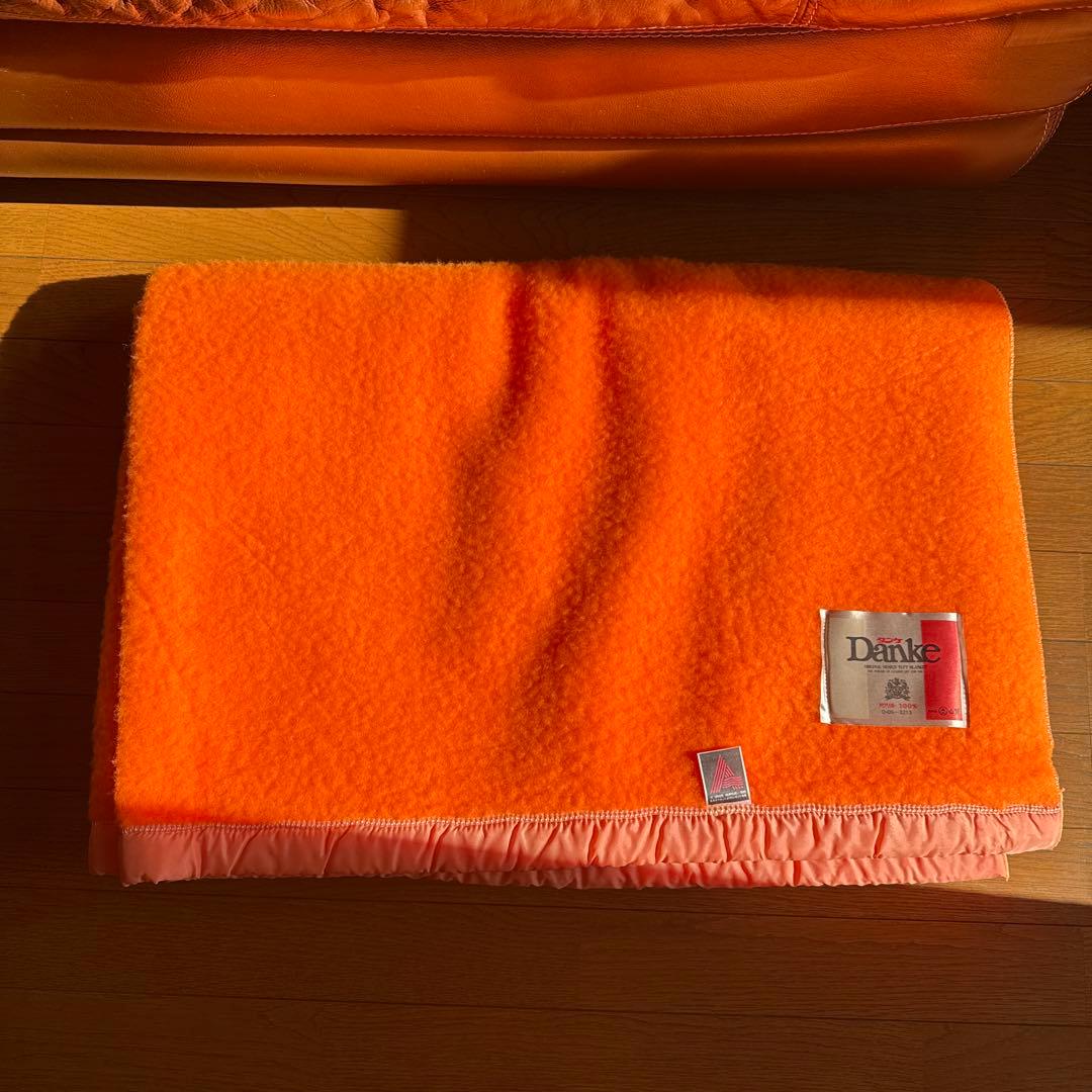 レトロポップ 蛍光オレンジ アクリル毛布 未使用 - メルカリ