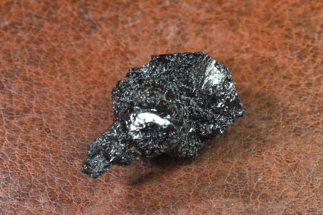 インド カルール産 ゲーサイトビッシリのブラックアメジスト