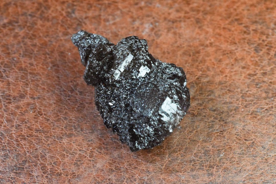 インド カルール産 ゲーサイトビッシリのブラックアメジスト