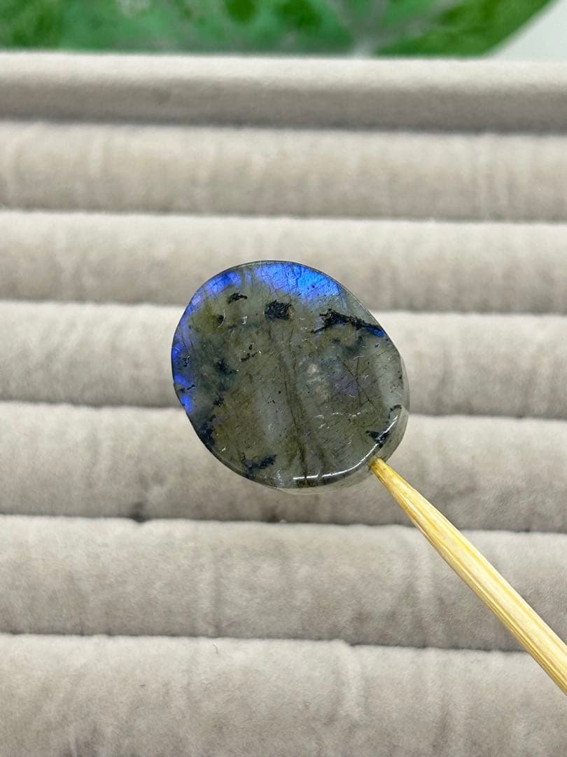 天然石ラブラドライト　薔薇彫刻パーツ　No.1619