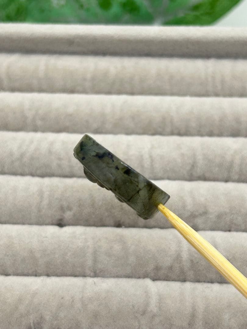 天然石ラブラドライト　薔薇彫刻パーツ　No.1619