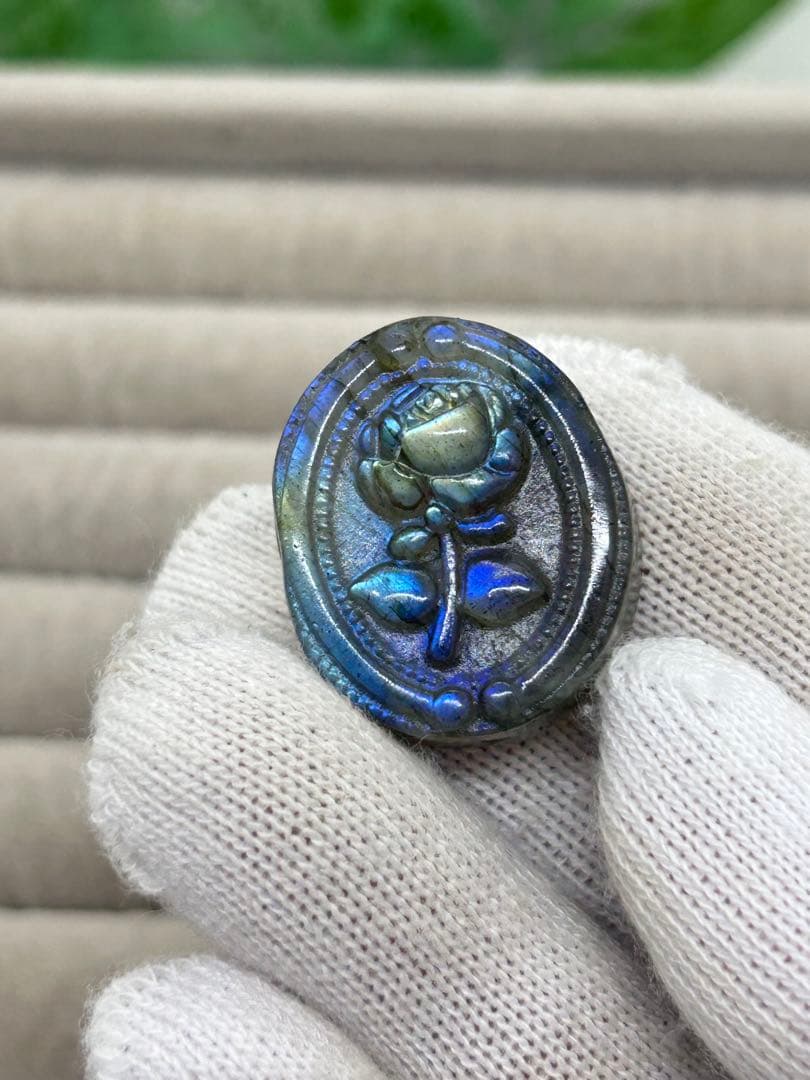 天然石ラブラドライト　薔薇彫刻パーツ　No.1619