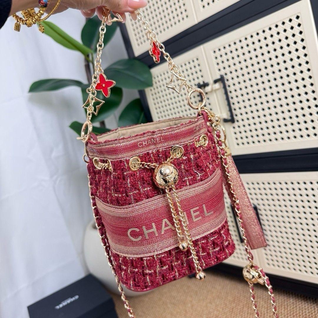 激レア❤CHANEL❤レッドラメ巾着ショルダーバッグゴールドチェーン