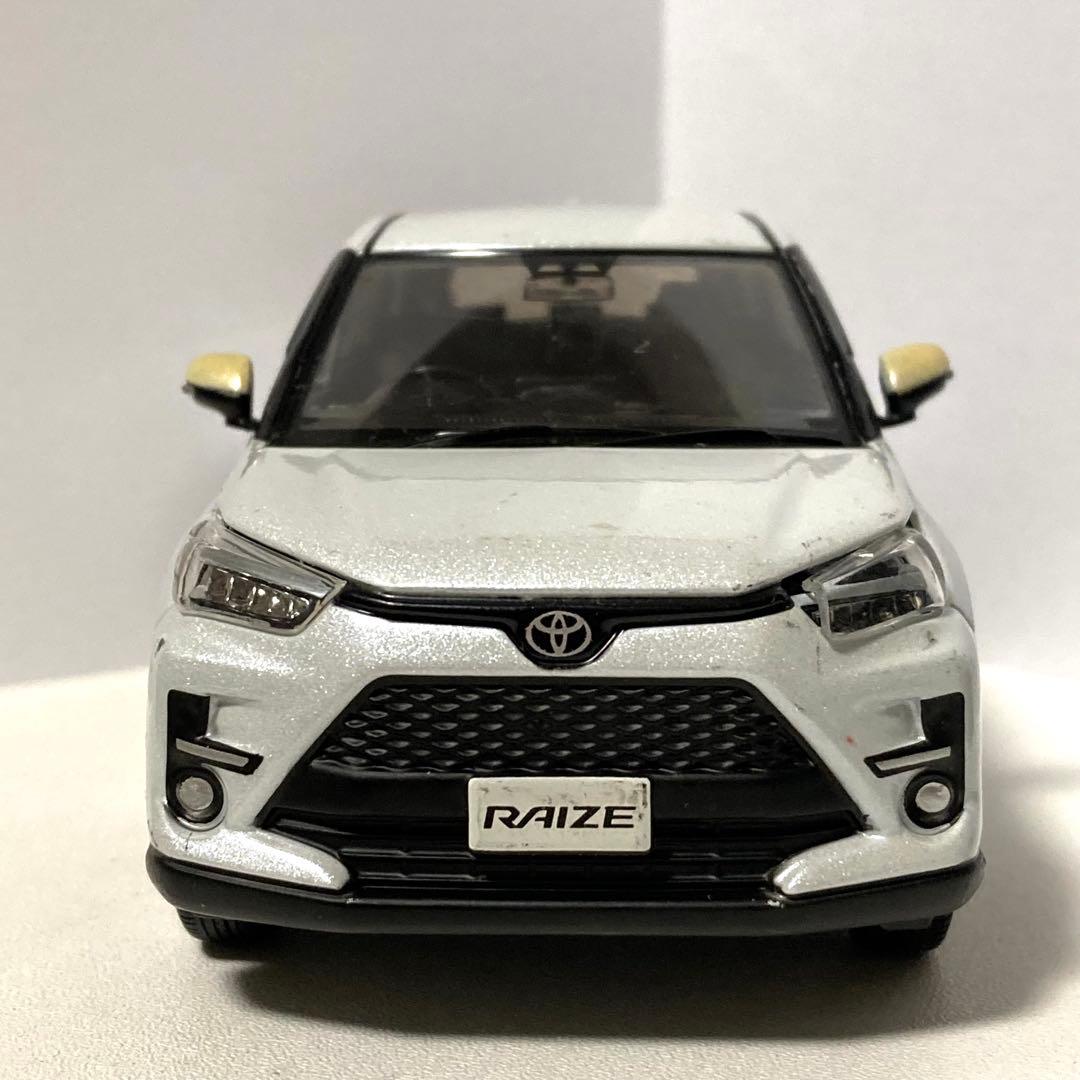 1/30 非売品 トヨタライズ カラーサンプル RAIZE ホワイト ミニカー