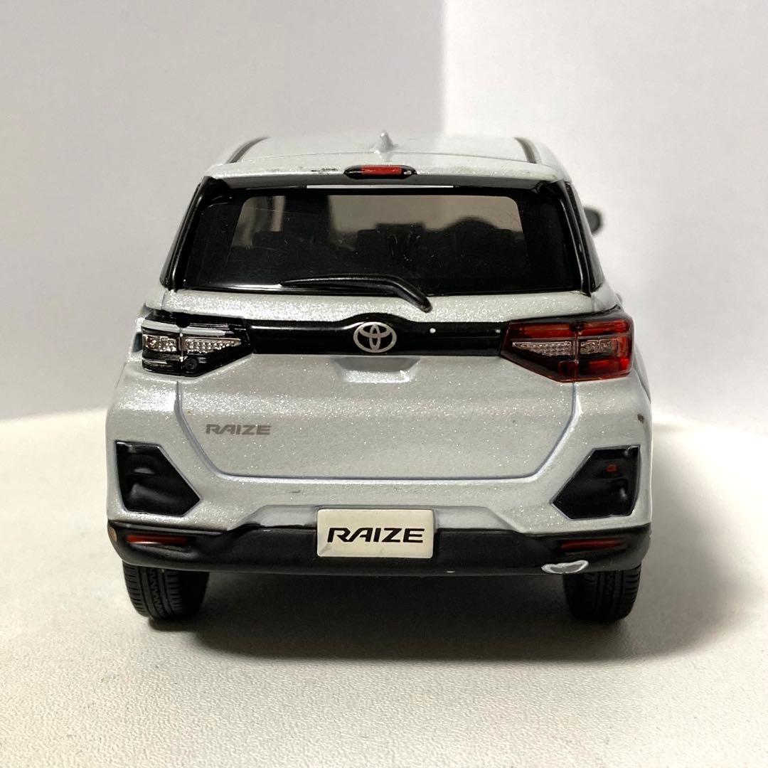 1/30 非売品 トヨタライズ カラーサンプル RAIZE ホワイト ミニカー