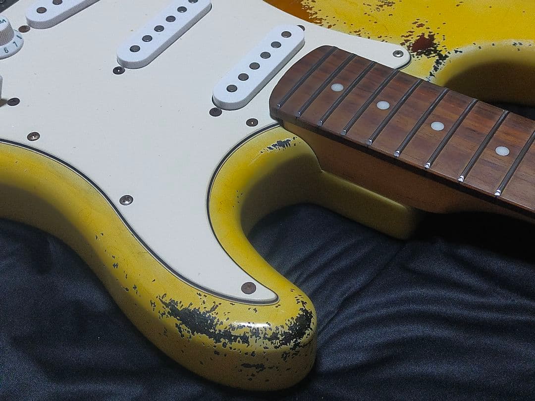 BUSKERSストラトキャスタータイプ レリックギター - メルカリ