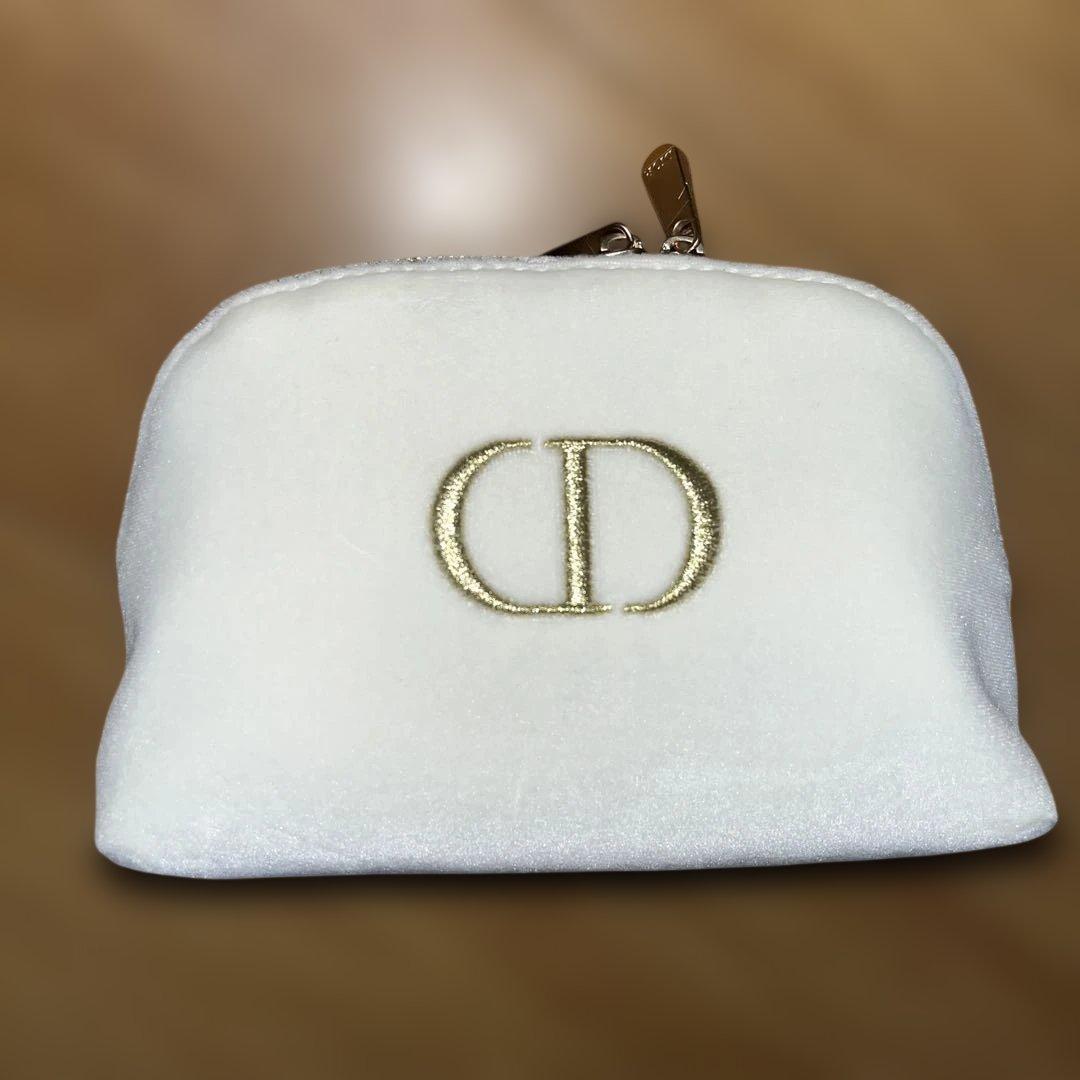 【正規品】ディオールスノーエッセンスホリデー(数量限定品) DIOR