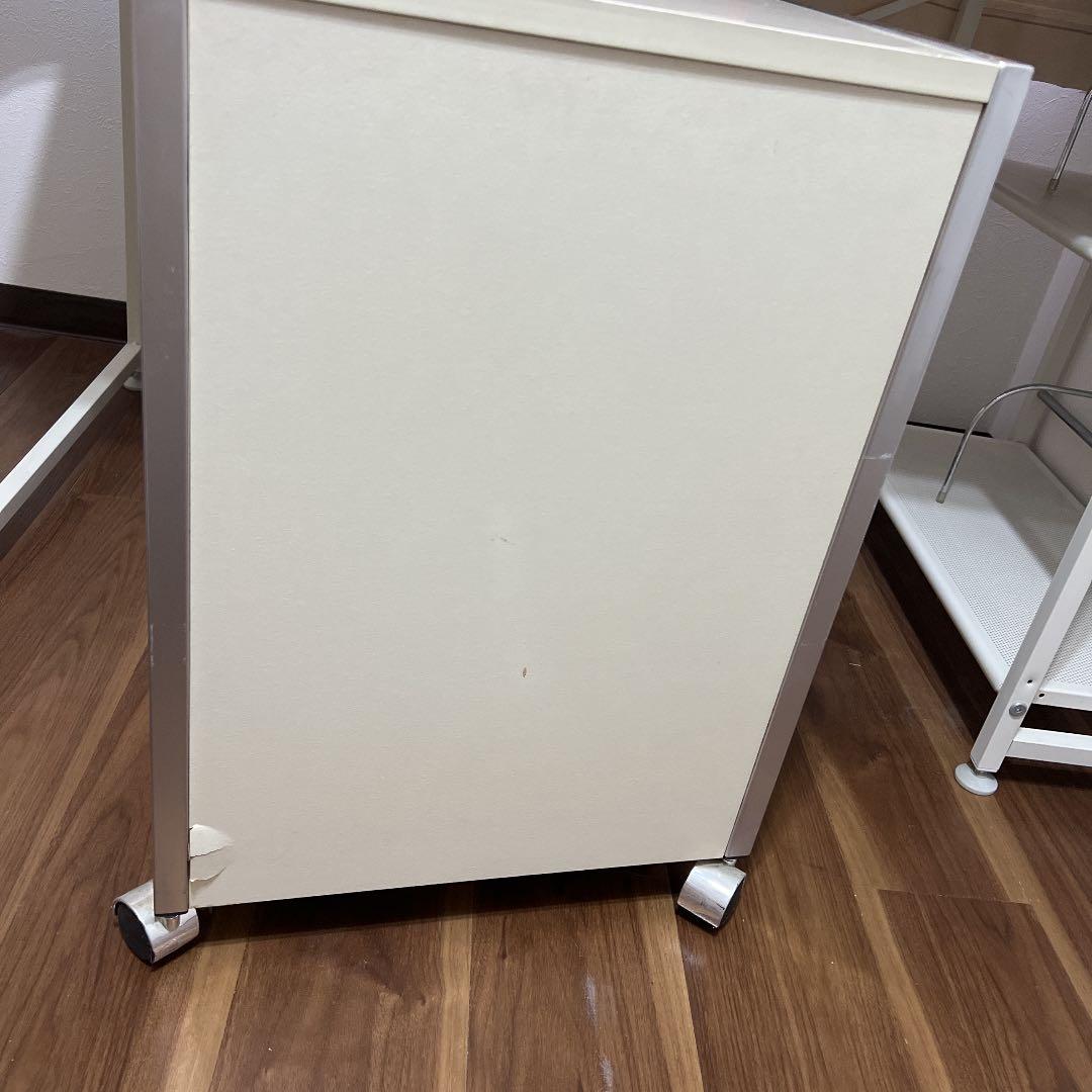 急募!! 直接のお取引のみ メーカー不明 美品 ホワイト 勉強机 引出は