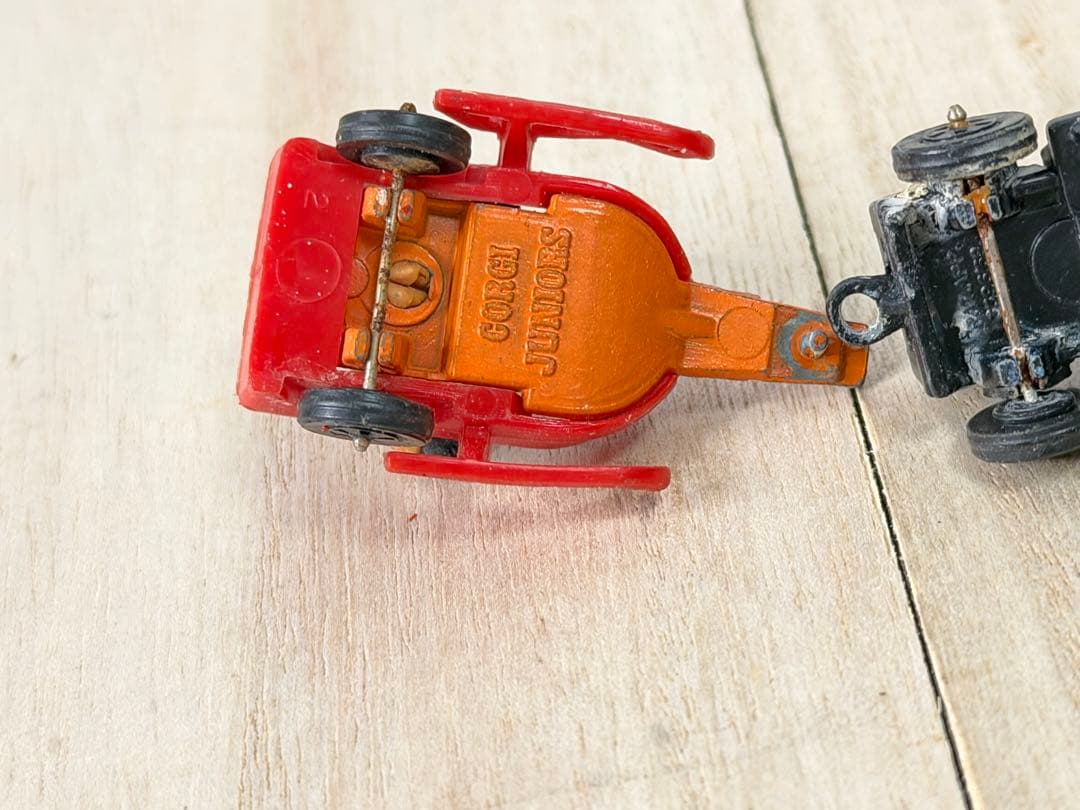 スノーモービル＆トレーラー 2506 ツインパック VNM 1/64 - メルカリ