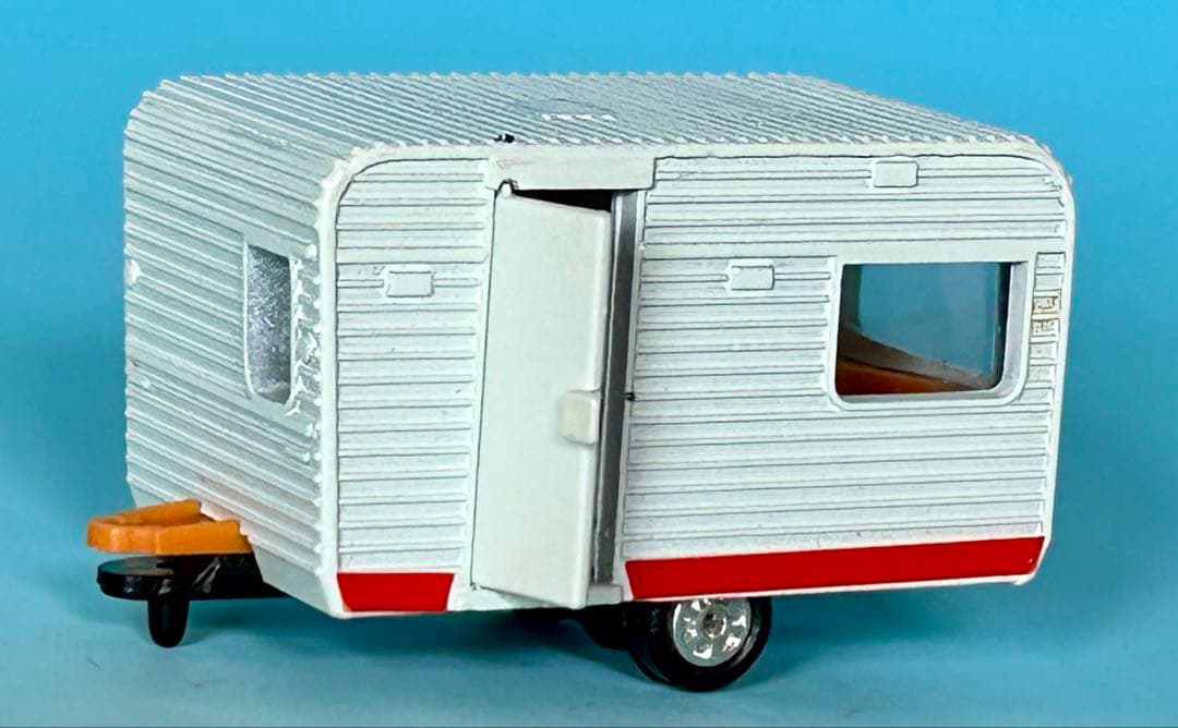 トミカ黒箱 65 キャンピングカー