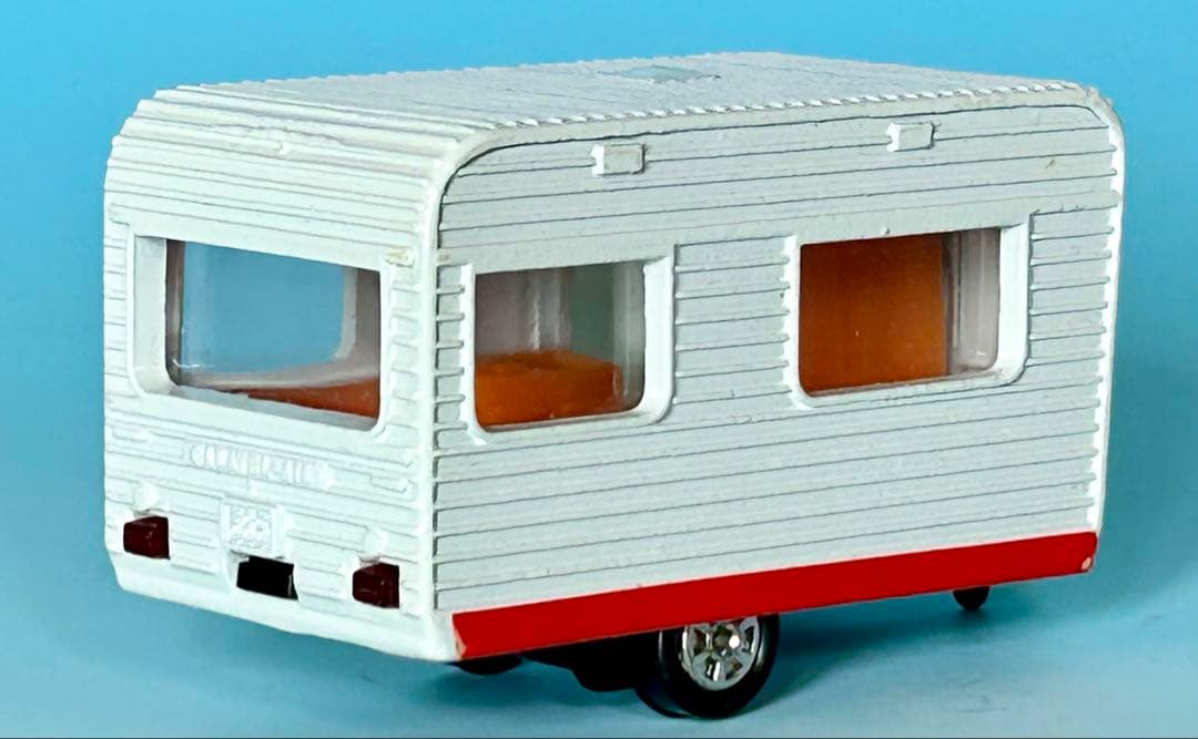 トミカ黒箱 65 キャンピングカー