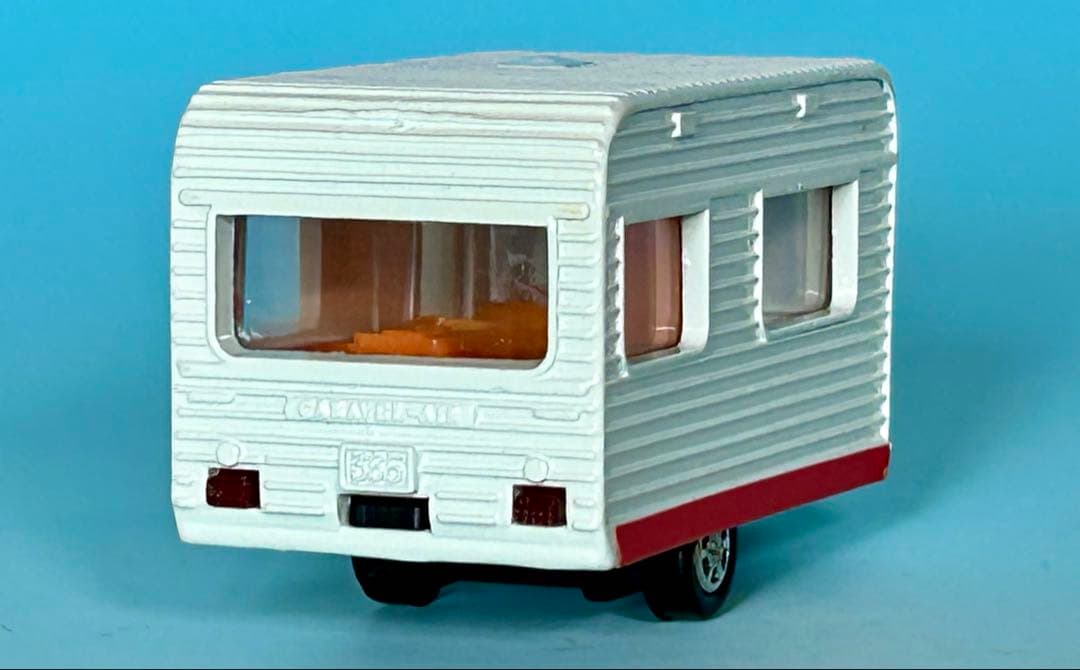 トミカ黒箱 65 キャンピングカー