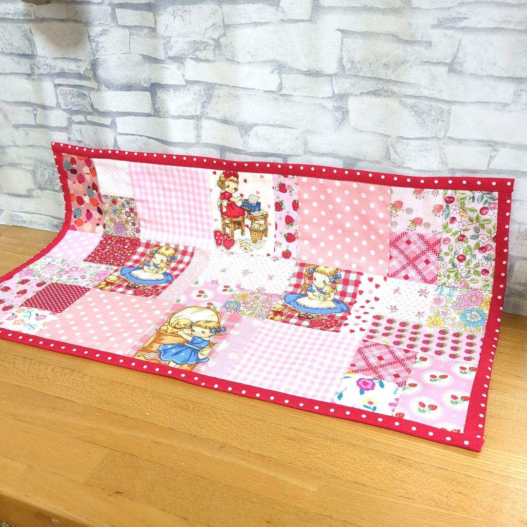 マーガレット&ソフィ パッチワークキルト ハンドメイド ミニマット