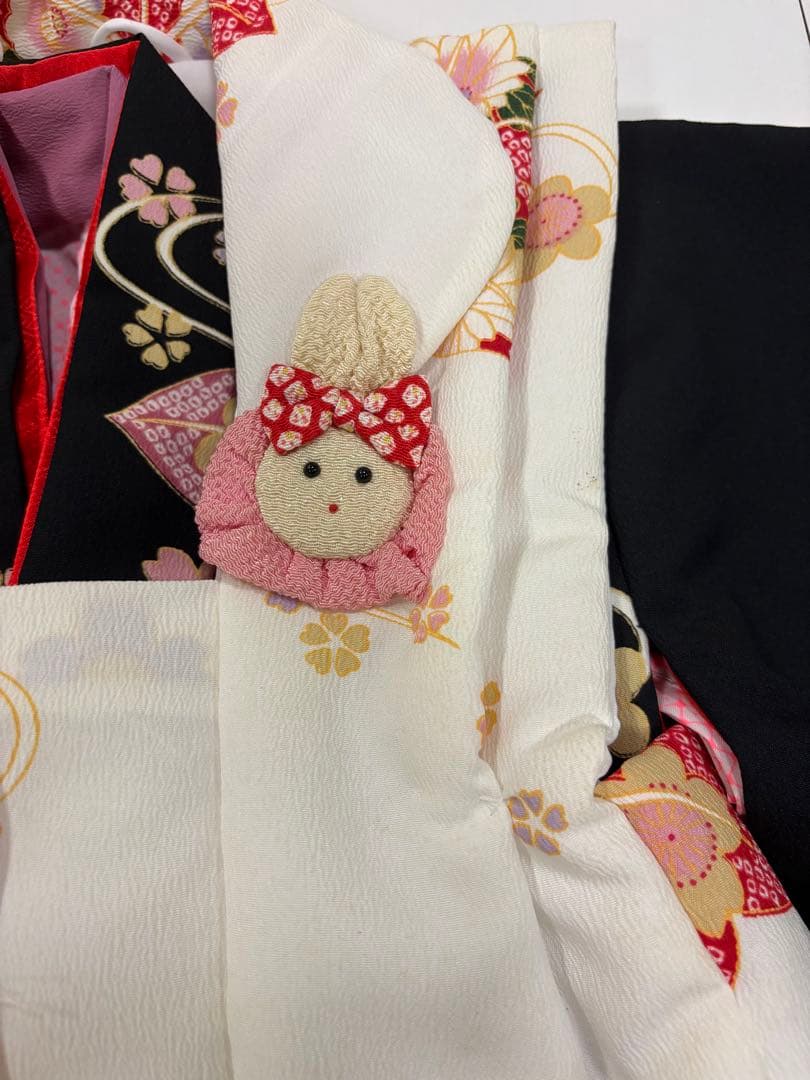 七五三　3歳女の子　着物・被布セット　黒地に紅葉　小桜　うさぎ飾り　日本製　新品