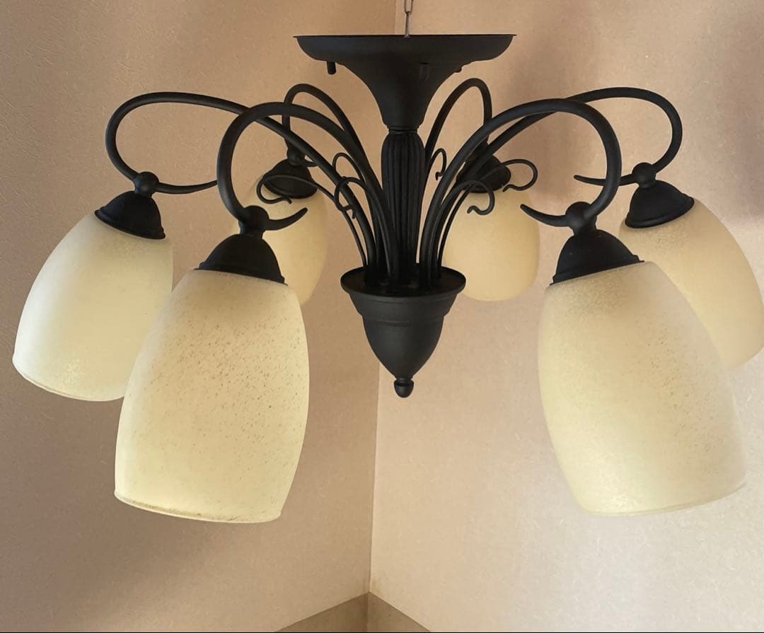 【美品】大塚家具購入 6灯 ダイコー アイアン シャンデリア 10畳