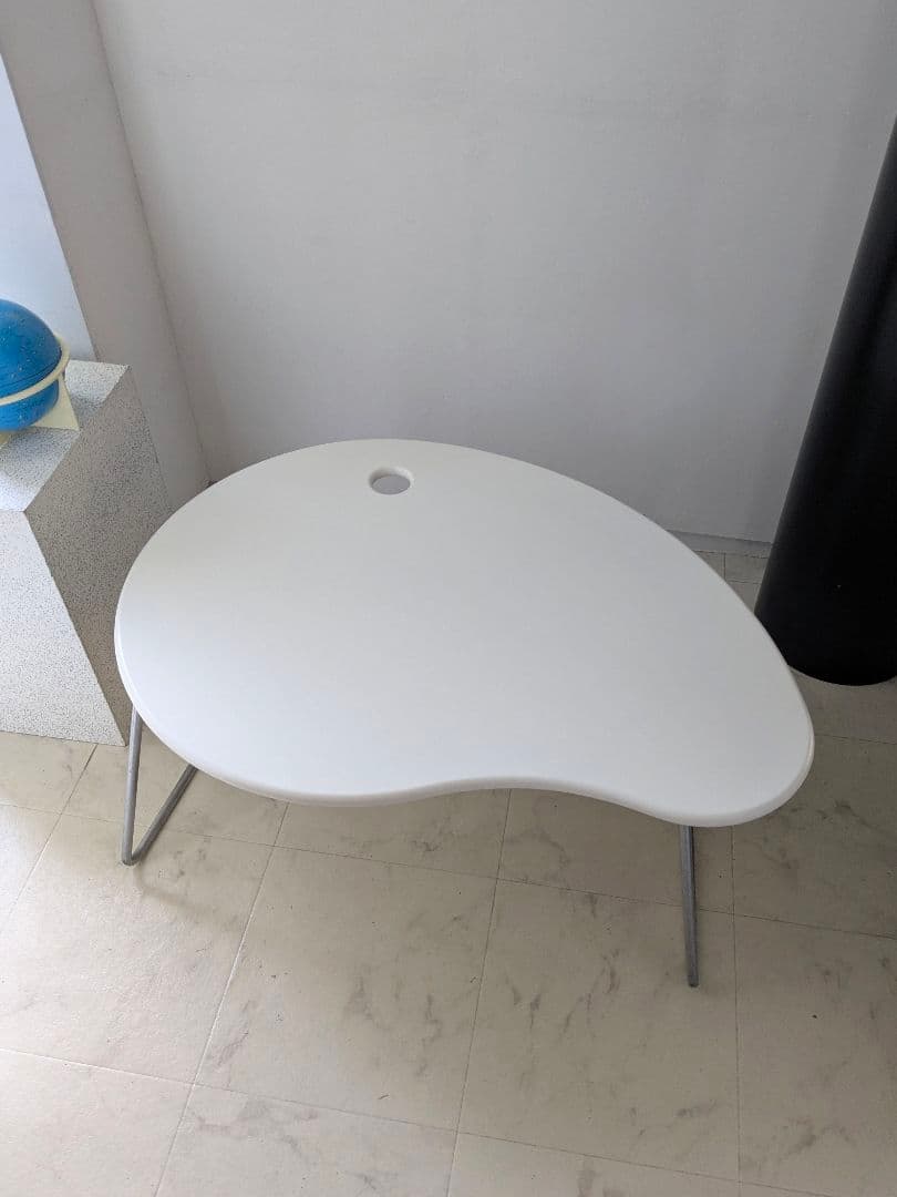 穴の空いたビーンテーブル ポストモダン スペースエイジ Y2K アノニマス