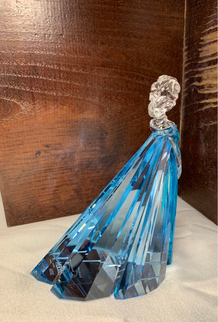 【希少】スワロフスキー エルサ 2016年度限定生産品　本体のみ（箱無し）