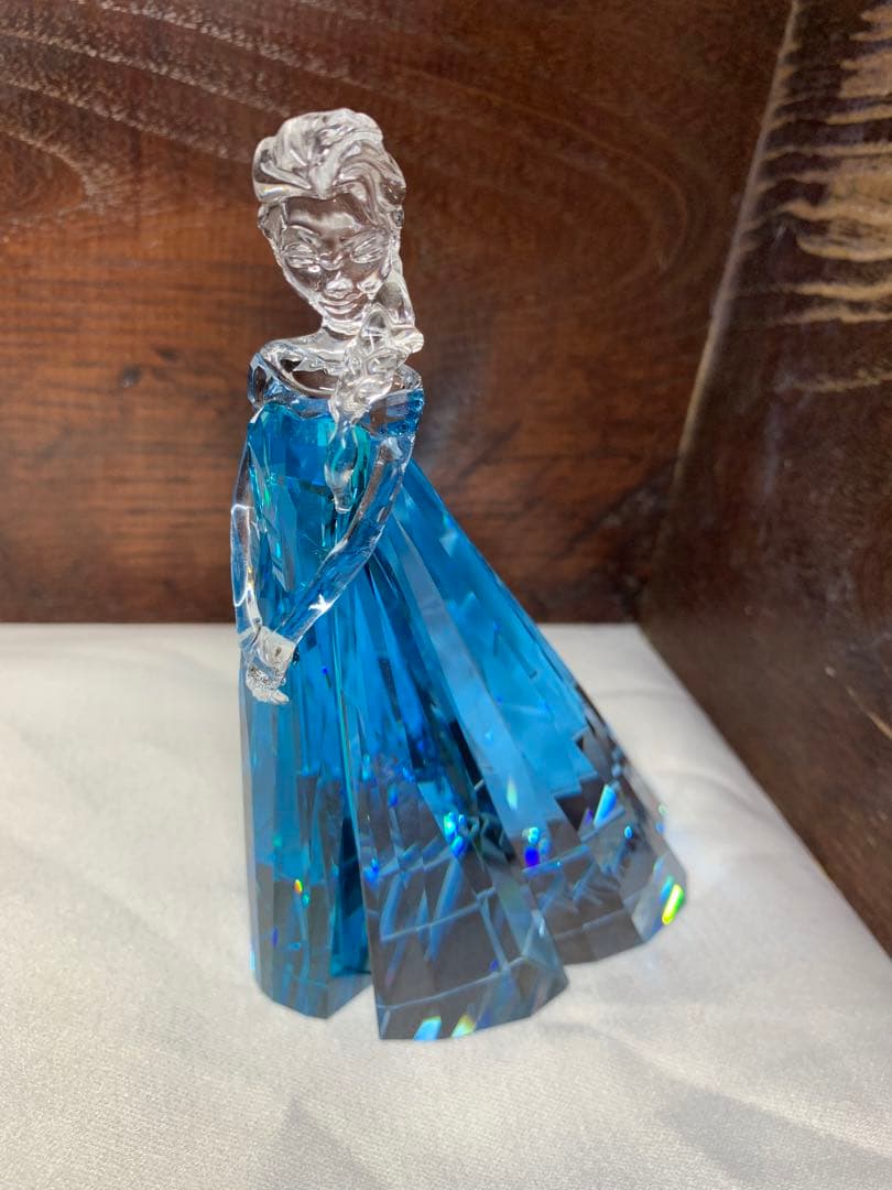 【希少】スワロフスキー エルサ 2016年度限定生産品　本体のみ（箱無し）