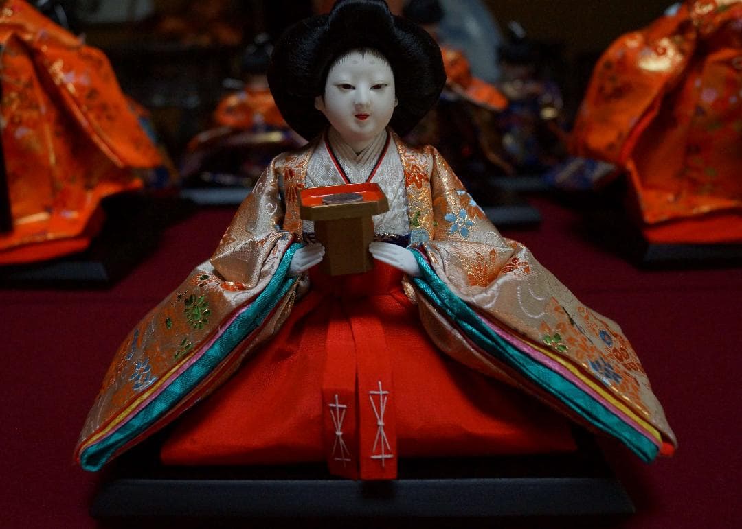 雛人形 正絹金襴 手造り木製頭 官女/随身/仕丁/五人ばやし 木製共箱