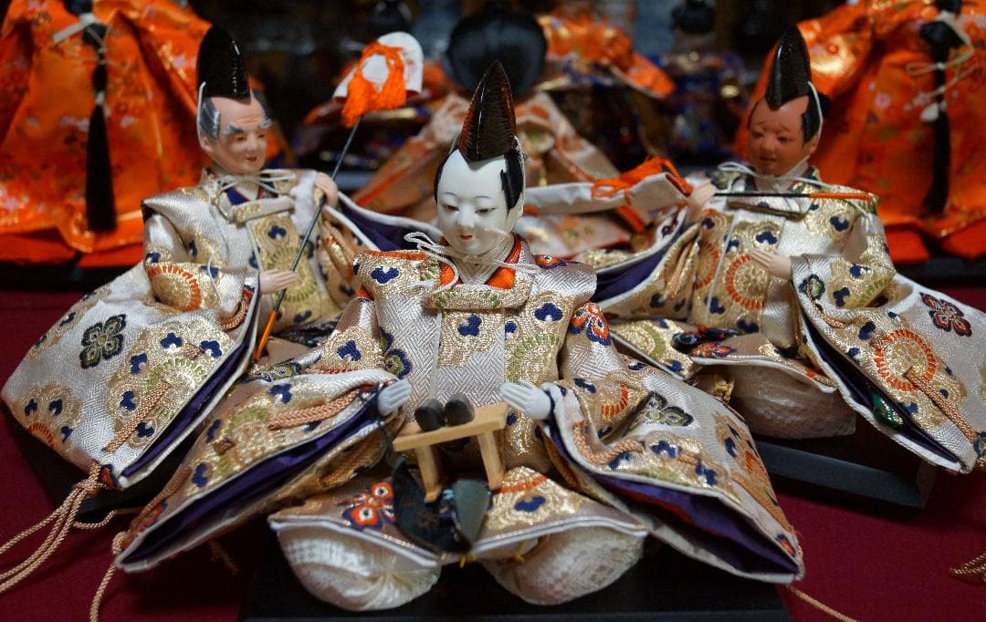 雛人形 正絹金襴 手造り木製頭 官女/随身/仕丁/五人ばやし 木製共箱