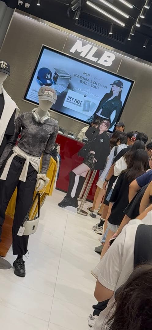 N*o様 MLB×aespa カリナ KARINA LAグレー 57 日本未発売 - メルカリ