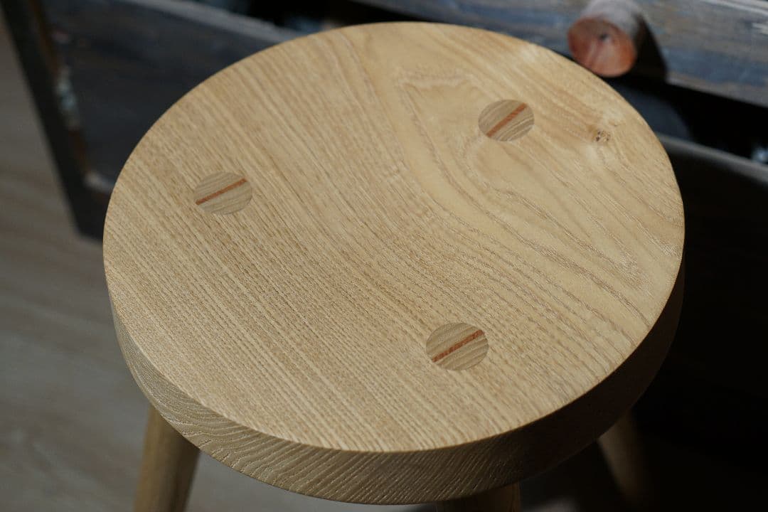 ​【職人作】無垢材のモダン・スツール｜栗 椅子 サイドテーブル 花台