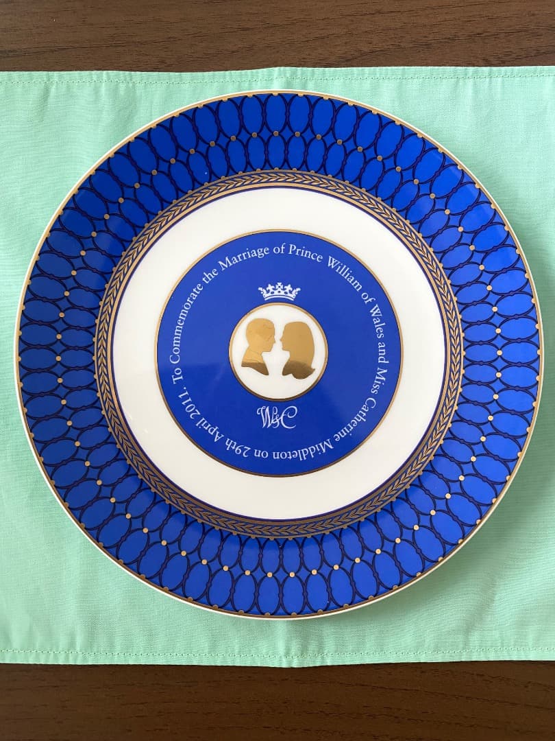 ウェッジウッド ウィリアム王子御成婚記念 陶磁器皿