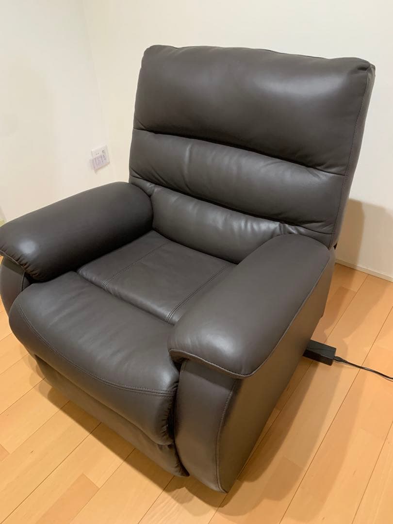 ニトリ　一人掛け電動リクライニングソファ　ビリーバー2 ダークブラウン　美品