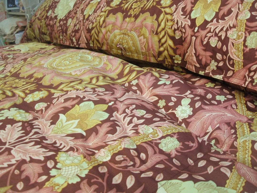 新品【六つ星】ブラック ＊１００双フランス産９５％＊増量１，２キロ＊羽毛布団ＳＰ