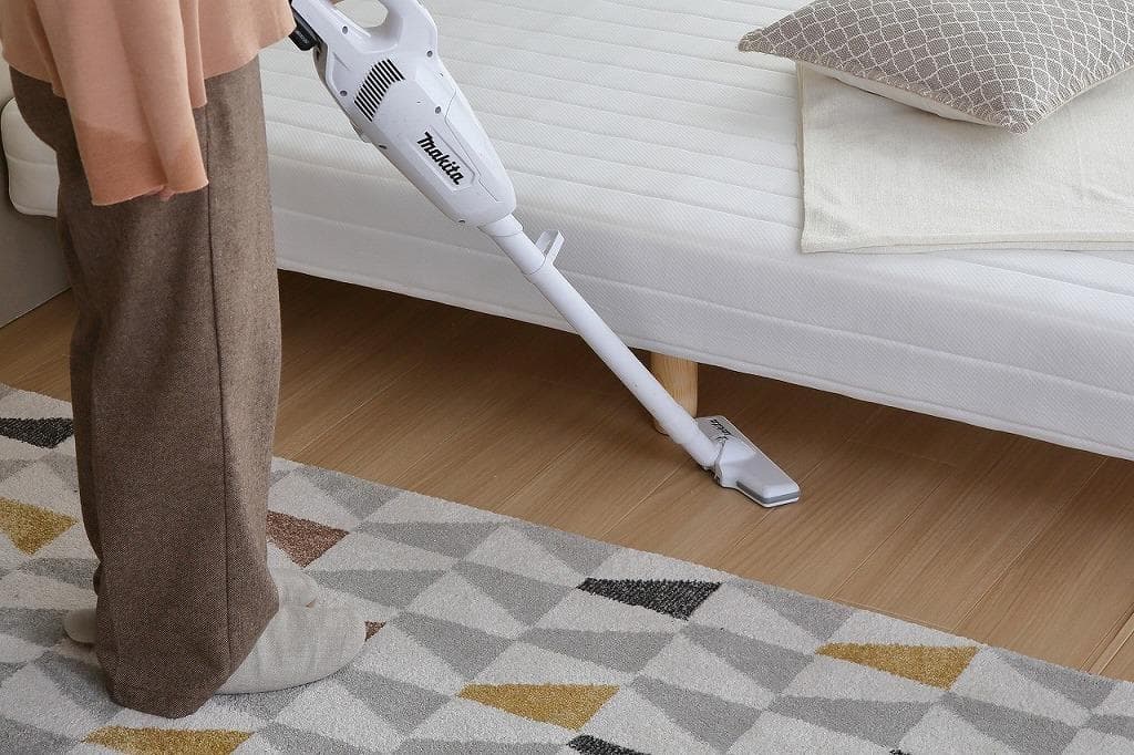 《新品・送料無料》一体型脚付きマットレスベッド【シングル】