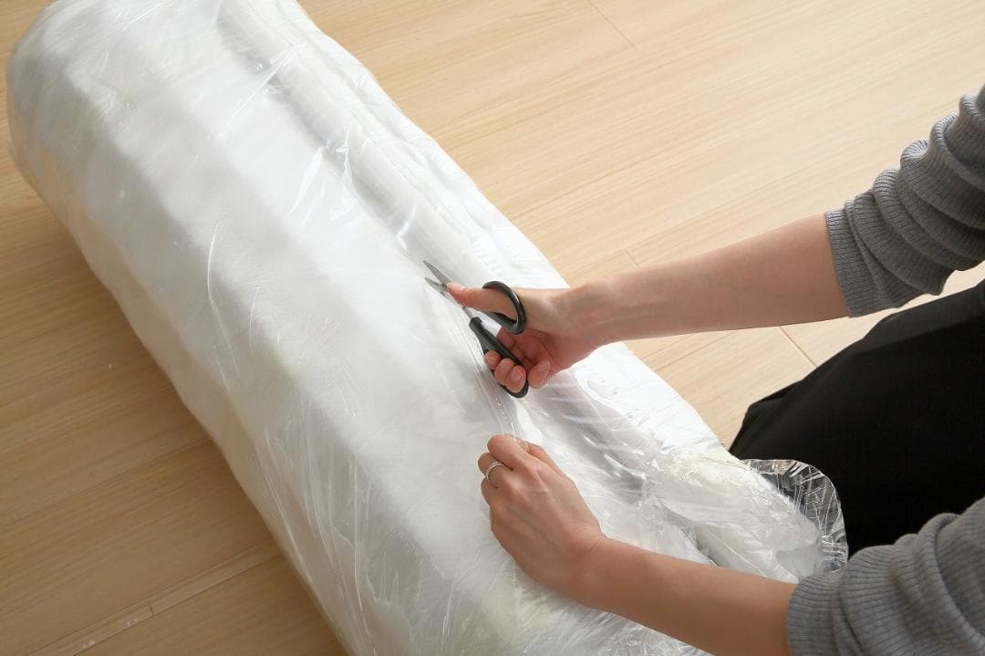 《新品・送料無料》一体型脚付きマットレスベッド【シングル】