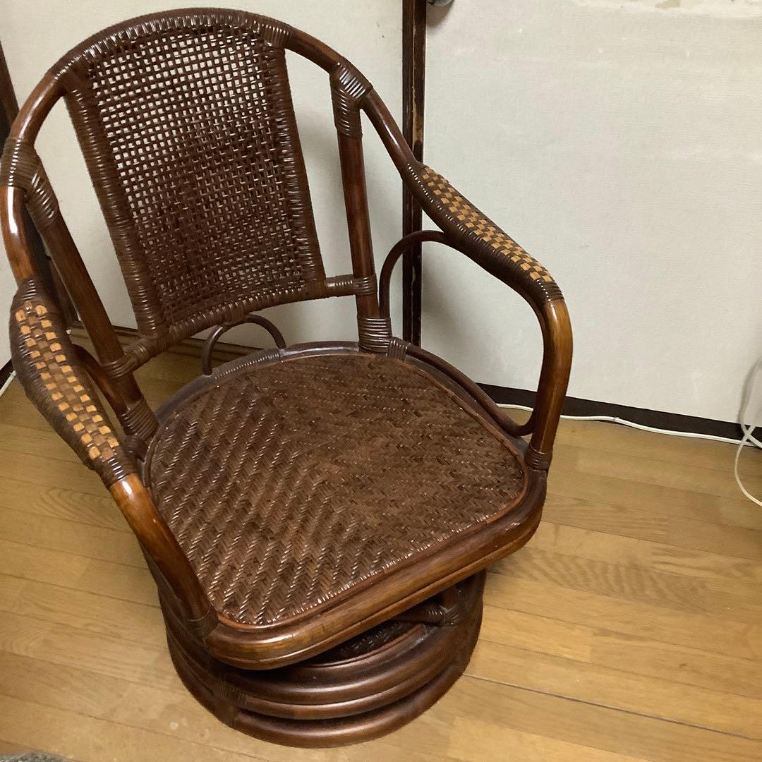 籐　ラタン製回転椅子 植物柄クッション付き