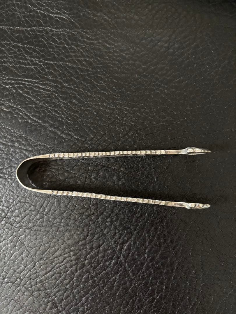 英国製　アンティーク　純銀　シュガートング　透かし彫り