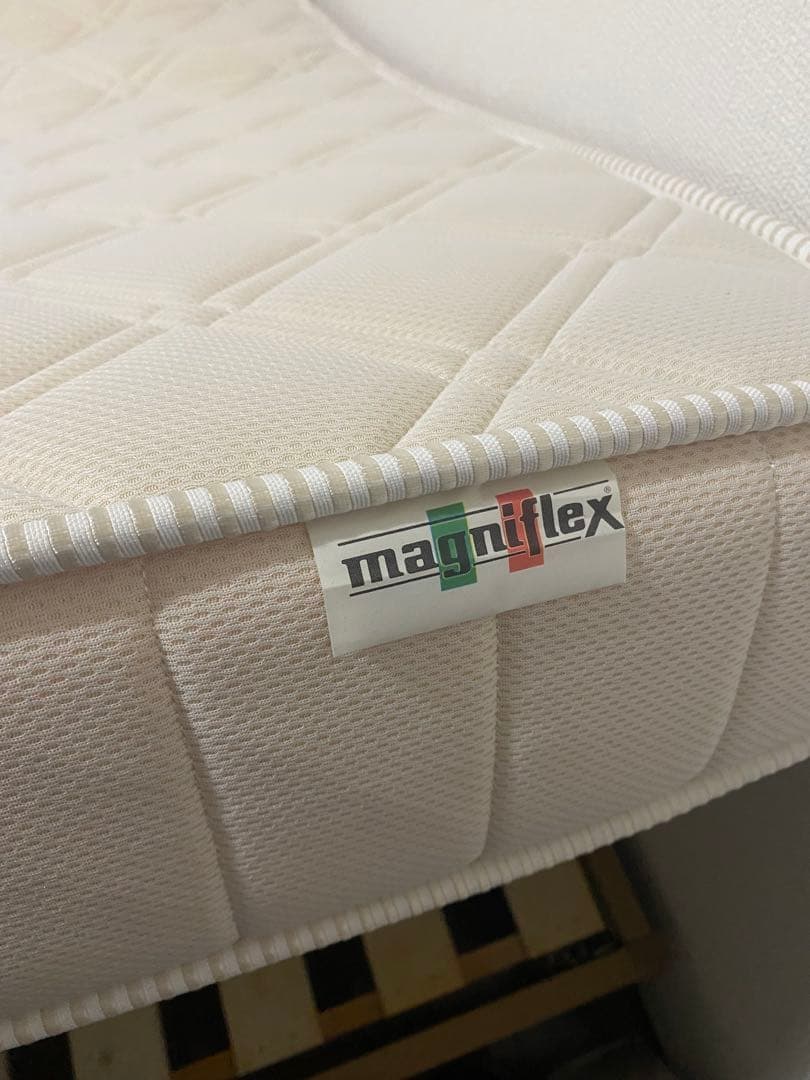 【保証書あり】マニフレックス　ベッドマットレス　セミダブル