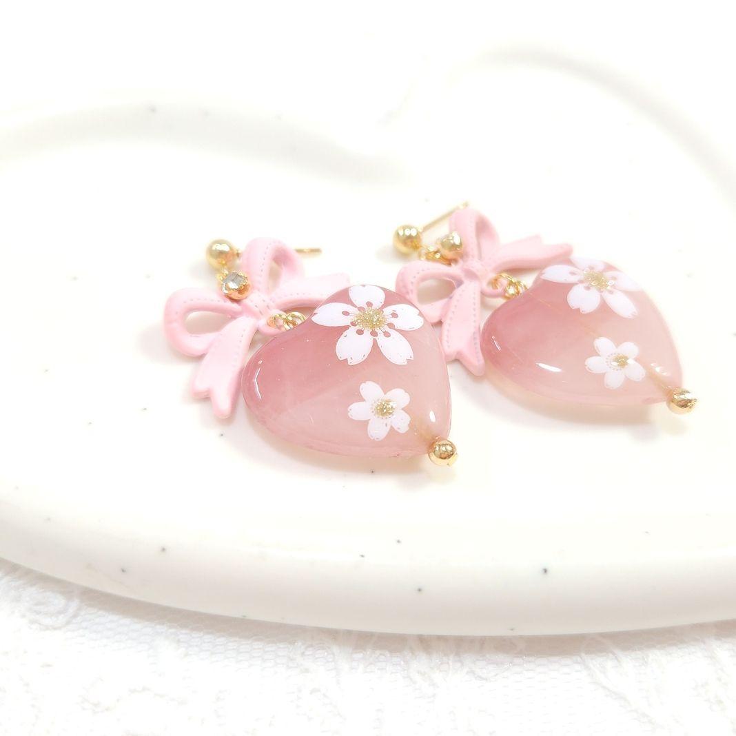 １点限定♡桜ピンクのステッチリボンと手染め桜ハートビーズの春色ハートピアス❀♡