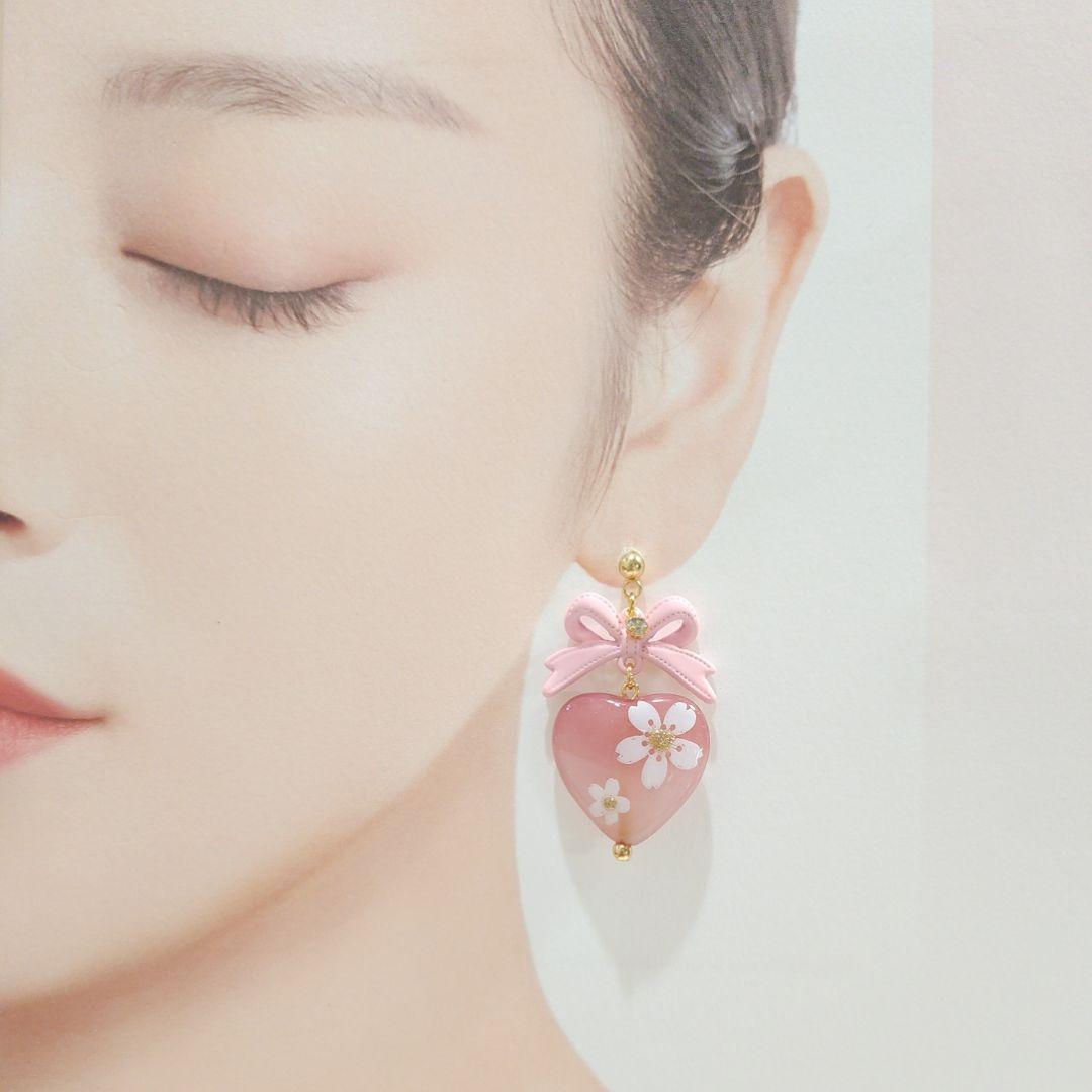 １点限定♡桜ピンクのステッチリボンと手染め桜ハートビーズの春色ハートピアス❀♡