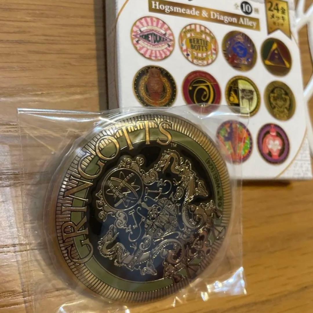 ハリーポッター 24金メッキ 缶バッジ グリンゴッツ - メルカリ