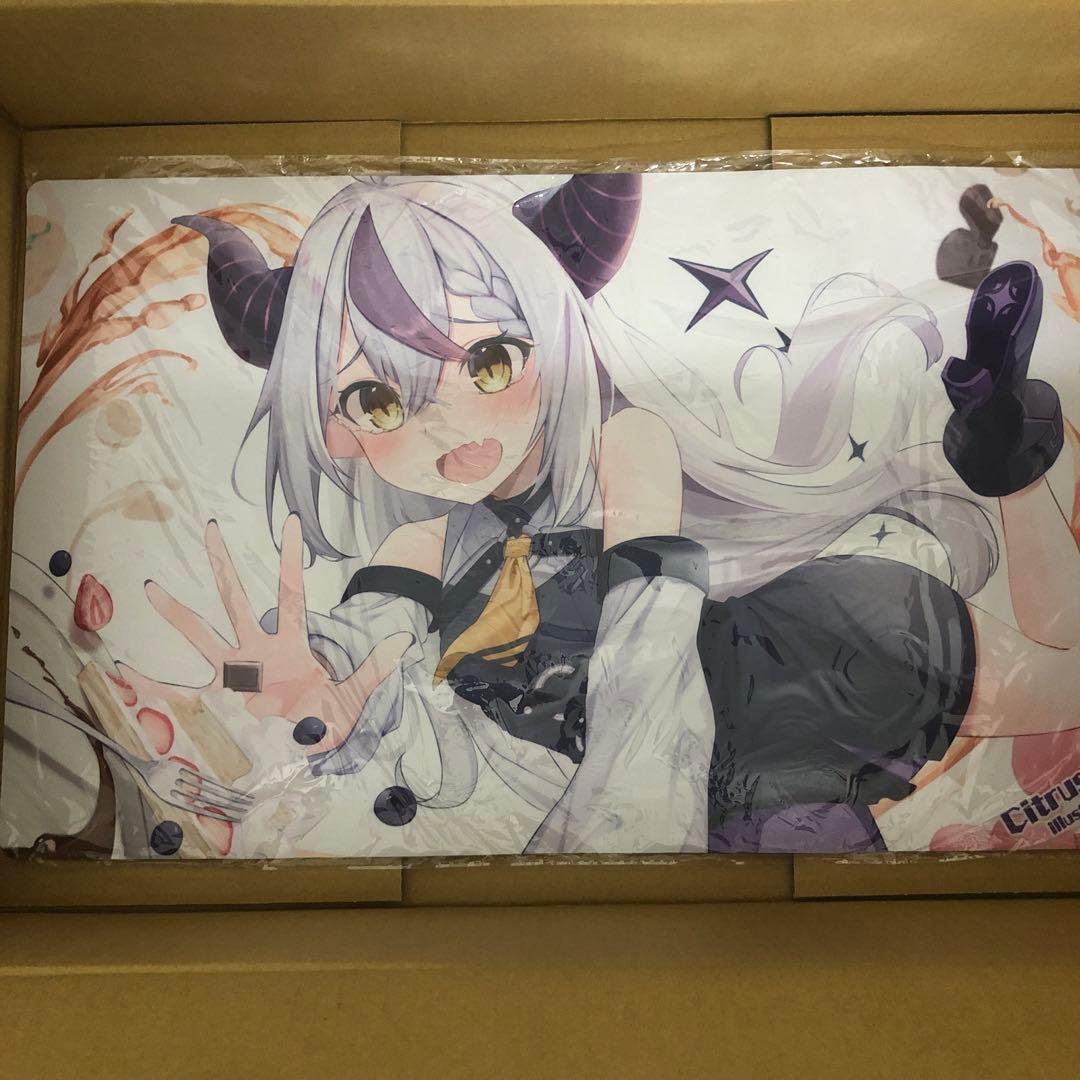 ホロライブ ラプラス・ダークネス プレイマット ラバーマット デスク