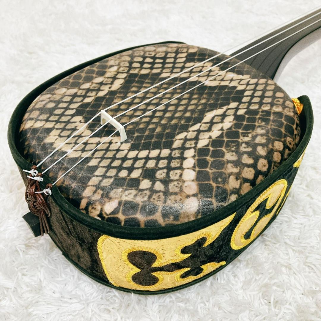 【美品】沖縄三線 ソフトケース付き 入門者向け 弦楽器 和楽器 人工革 蛇味線